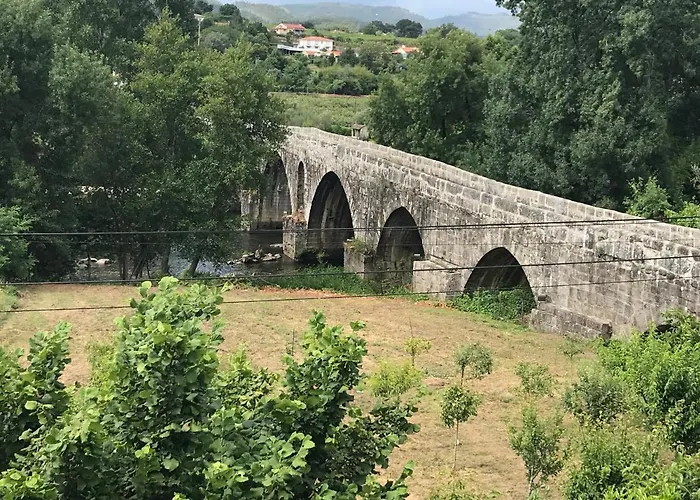 Casa Da Ponte Do Porto Κατάλυμα σε φάρμα Amares